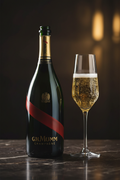 Champagne Brut G.H. Mumm Grand Cordon con copa de champagne
